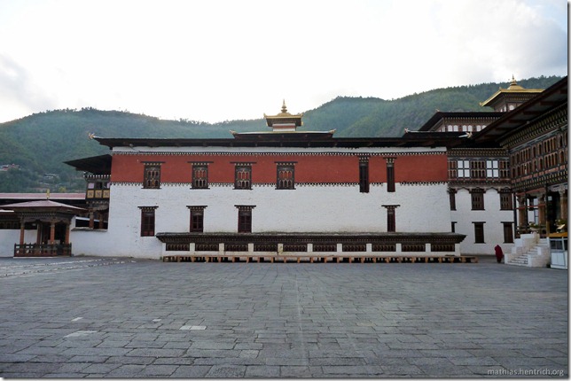 101119_P1030395_Bhutan, Thimphu, Trashi Chhoe Dzong, Innenhof
