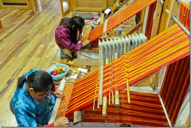101120_P1030476_Bhutan, Thimphu, Textilmuseum, Königs Kleider
