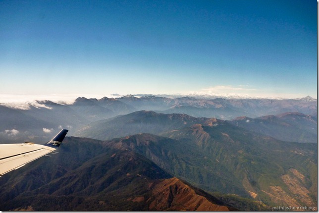 101122_P1030587_zwischen Bhutan und Nepal, im Flugzeug, Himalaya, über Bhutan